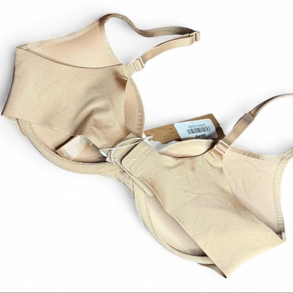 Skims ultimate nipple push up bra - Picture 2 of 3